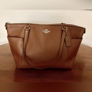 COACH all leather camel brown bag purse 👜 Excellent condition.